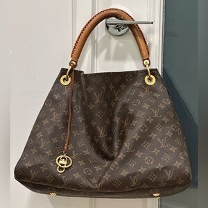 Louis Vuitton Artsy MM – Monogram Canvas